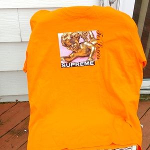 SUPREME  T-SHIRT